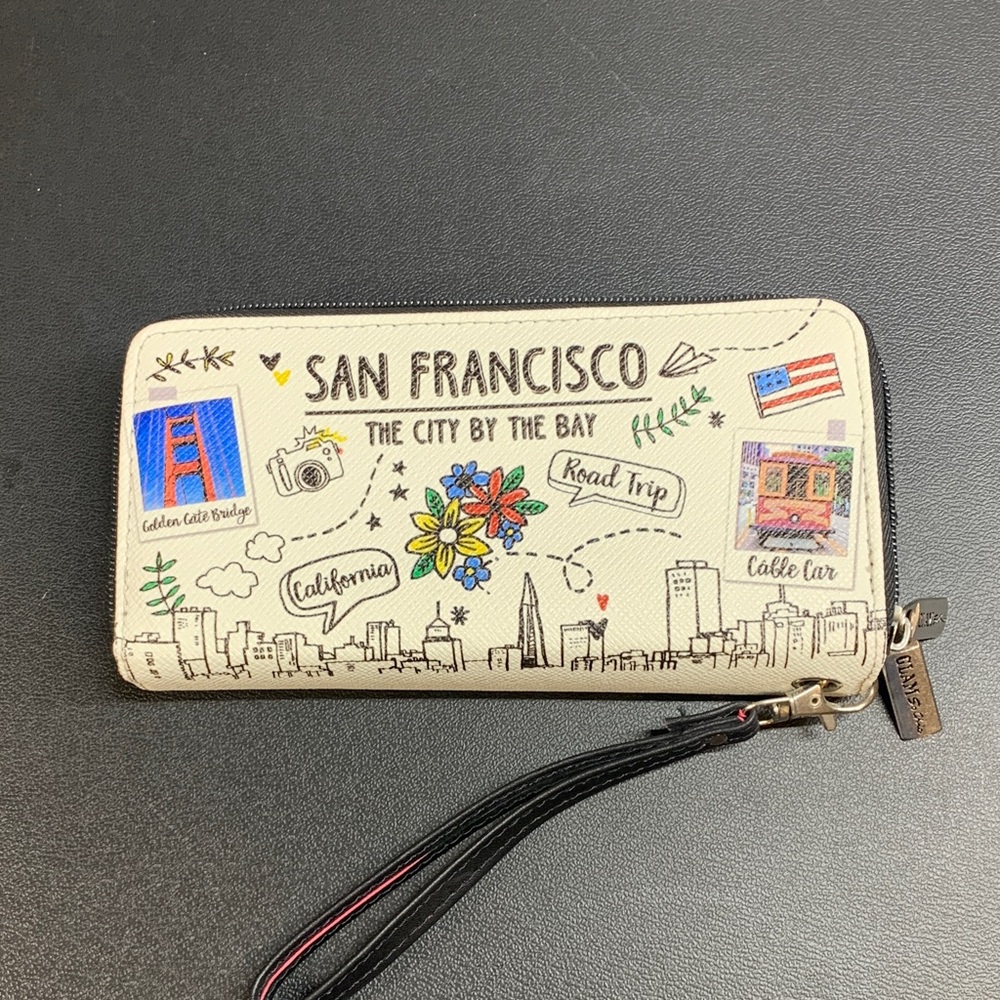 GLAM So Chic San Francisco Double Zip Wristlet Wallet Travel Print